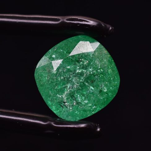 SQUARE CUSHION Cut 27.80 Ct Natural Certified Green Emerald Gemstone in Kuwait