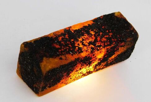 Natural Yellow Sapphire Rough 65 Carat Earth Mined CERTIFIED Gemstone Rough in Kuwait