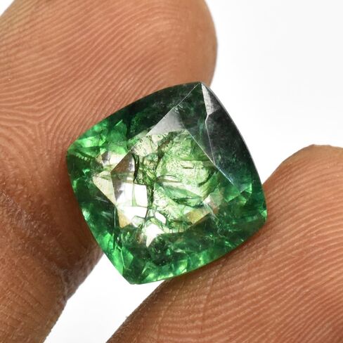 Zambian Natural Green EMERALD 7.15 Ct Square Cushion Cut CERTIFIED Gemstone in Kuwait