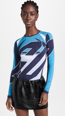 تي شيرت نسائي طويل الأكمام من Miao in Kuwait