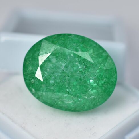 Colombian Green Emerald Oval Cut 33.05 Ct Natural Certified Gemstone in Kuwait