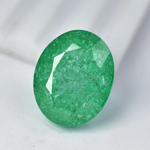 Colombian Green Emerald Oval Cut 33.05 Ct Natural Certified Gemstone in Kuwait