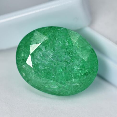 Colombian Green Emerald Oval Cut 33.05 Ct Natural Certified Gemstone in Kuwait