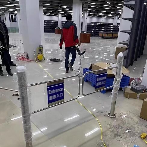 90° Automatic Swing Exit Door, Stainless Steel Supermarket Entrance Gate, One-Way Pedestrian Door with Spring, Ideal for Emporiums & Stores,W 180cm (70 7/8 in Kuwait