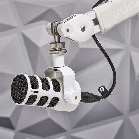 ميكروفون RODE PodMic الديناميكي للبودكاست (أبيض) مع ذراع استوديو احترافي RODE PSA1+ (أبيض) وكابل XLR in Kuwait