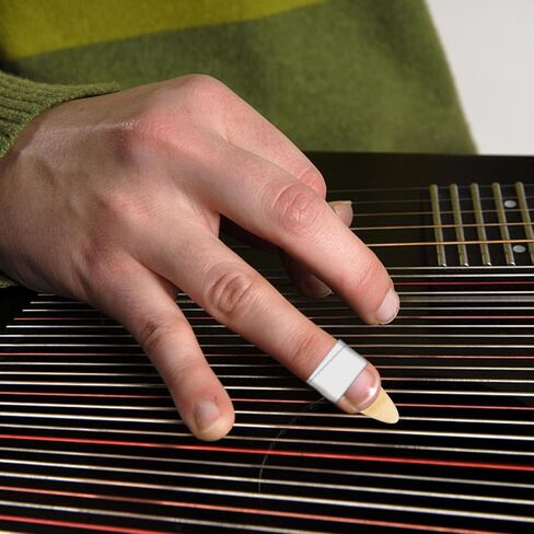 Cabilock سميكة متوسطة أظافر الأصابع Guzheng يختار القرن مادة حماية الإصبع يغطي أدوات ممارسة Guzheng للموسيقيين لون عشوائي in Kuwait