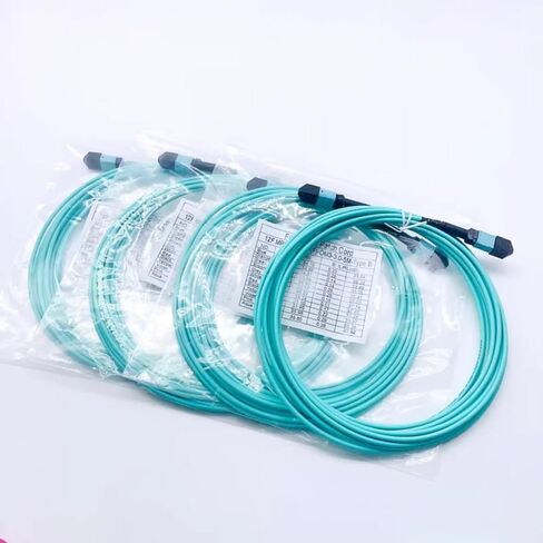 وصلة توصيل الألياف الضوئية FTTH ذات 12 نواة MPO-MPO OM3 5M أنثى من النوع B in Kuwait