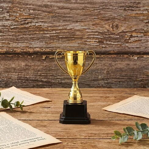 كأس الجائزة الذهبية، أكواب الكأس البلاستيكية الذهبية الصغيرة، الفائز بجائزة الجوائز، جوائز الفائز بالبلاستيك، منحوتة الحالة للبطولات الرياضية، هدايا الحفلات، الجوائز الفائزة in Kuwait