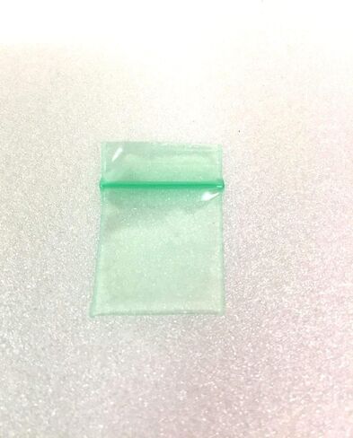 3434 (3/4"X3/4") أكياس خضراء اللون تحمل علامة Apple التجارية، أكياس صغيرة قابلة للإغلاق، علبة تحتوي على 1000 قطعة in Kuwait