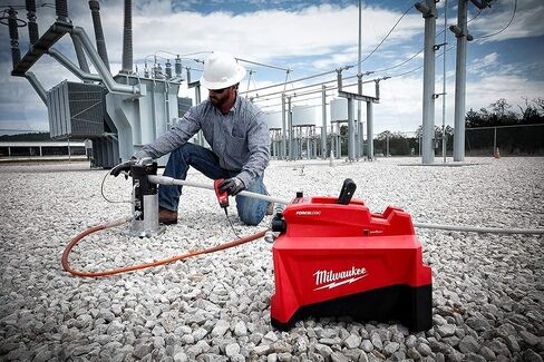 ميلووكي اليكتريك - M18 Force Logic 10000 PSI مجموعة المضخة الهيدروليكية in Kuwait