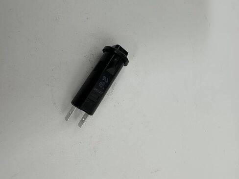 Genuine Northern Lights 22-42043 Circuit Breaker (15A, DC, Push Button Reset) in Kuwait