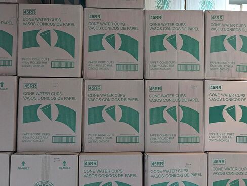 عدد 5000 كوب مخروطي من الورق الأبيض بوزن 4 أوقية، 200/كرتون، 25 كرتون/علبة in Kuwait