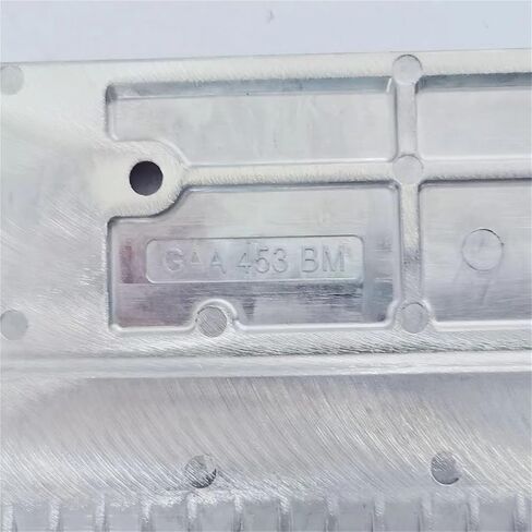 24T GAA453BM1(XAA453BM1) XAA453CD1 مشط السلم المتحرك AL CTR L203.2mm W139.2mm فتحة المساحة 101.7 مم 203 * 140 * 101.7 قطع غيار الرفع in Kuwait