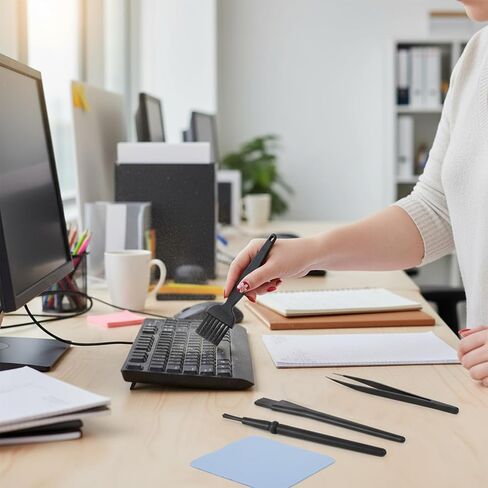 6 قطع من فرش تنظيف لوحة المفاتيح، فرش تنظيف صغيرة، فرشاة مضادة للكهرباء الساكنة، فرش تنظيف الغبار الإلكترونية للكمبيوتر، اللوحة الأم، الكاميرا، السيارة الداخلية والمساحات التي يصعب الوصول إليها in Kuwait
