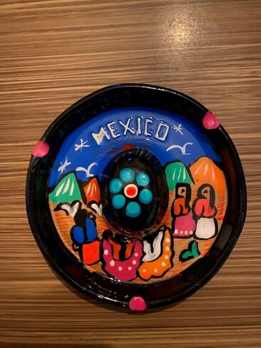 Cenicero artesanal de arcilla o barro proveniente de Oaxaca México in Kuwait