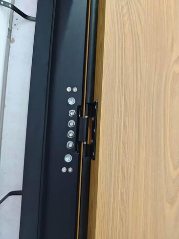 باب دخول مزدوج حديث مع لوحة خشبية منحوتة على شكل موجة ثلاثية الأبعاد، إطار أسود، لمسة نهائية من خشب البلوط الأصفر، متوافق مع القفل الذكي 56.30 بوصة × 92.91 بوصة × 4.72 بوصة in Kuwait