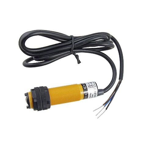 مستشعر التبديل الكهروضوئي العاكس من uxcell مع لوحة عاكسة، PNP NO DC 10-30V in Kuwait