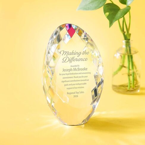كأس Baudville Radiant Ellipse Crystal Trophy - نقش شخصي يصل إلى ثلاثة أسطر واختيار الآية المكتوبة مسبقًا - يأتي في صندوق هدايا - جائزة لإنجاز تقاعد صديق الموظف in Kuwait