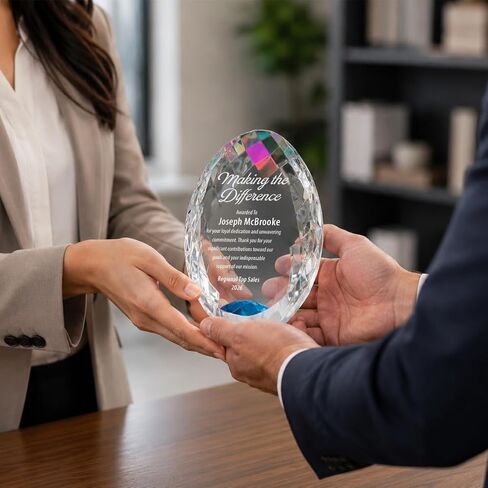 كأس Baudville Radiant Ellipse Crystal Trophy - نقش شخصي يصل إلى ثلاثة أسطر واختيار الآية المكتوبة مسبقًا - يأتي في صندوق هدايا - جائزة لإنجاز تقاعد صديق الموظف in Kuwait