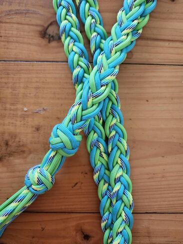 حبل للرقبة بدون لجام Liberty Horse Tack مضفر يدويًا باللون الأزرق الفاتح/الأخضر من KatzHorseWear هدية حصان | استمتع بالركوب مجانًا، واستمتع بالركوب المتصل بحصانك in Kuwait