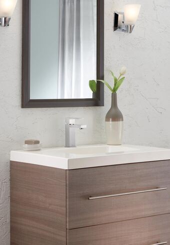 Delta Modern Chrome Bathroom Faucet 1 Hole, Single Hole Bathroom Sink Faucet for Vanity, Metal Push-Pop Drain Assembly, Chrome 567LF-GPM-PP in Kuwait