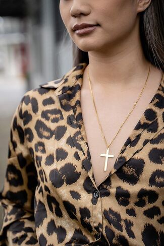 HOLLYWOOD JEWELRY 24kt Gold Chain Cross Pendant 3MM Cuban link Solid Plated Clasp for Men, Women, Teens. Diamond cut Religious Necklace Charm Faith and love in Saudi Arabia