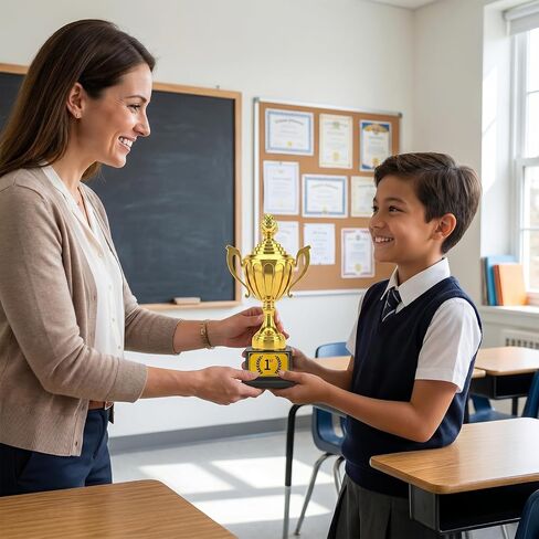 جائزة الكأس البلاستيكية الذهبية اللامعة - المركز الأول مع الملصق الأول المرفق مسبقًا، مثالية للمسابقات الرياضية والبطولات وجوائز الحفلات واحتفالات التقدير in Kuwait