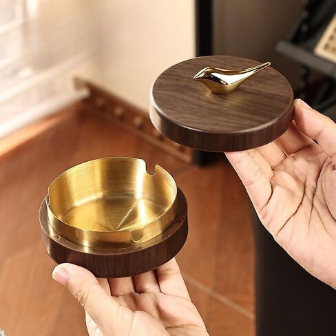 A Stylish And Elegant Ashtray for The Tabletop, Perfect for Home Use Or in The Car, Featuring a Lid And a Vintage Aesthetic, Making It an Ideal Gift for The Homeowner in Kuwait