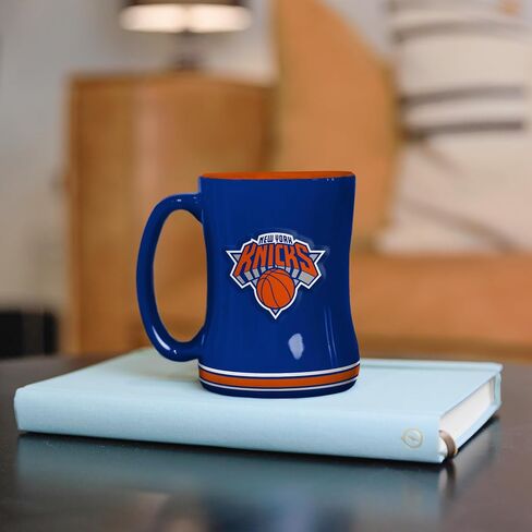 كوب قهوة FANMATS NBA New York Knicks سعة 14 أونصة - 14 أونصة سائلة | سيراميك | شعار منحوت ثلاثي الأبعاد | لون الفريق | هدية عظيمة in Kuwait