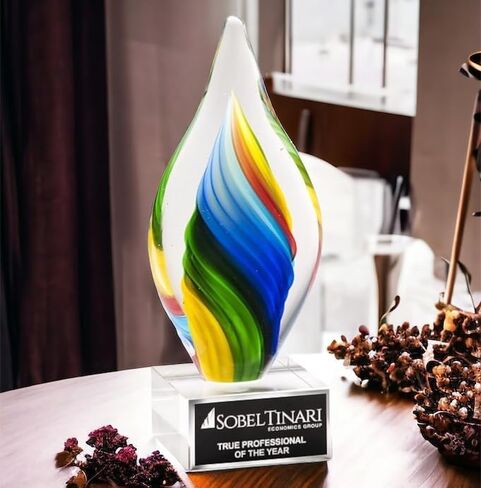 جائزة Hit Trophy Rainbow Twist Art Glass مع نقش مجاني (قم بالتخصيص الآن!) in Kuwait