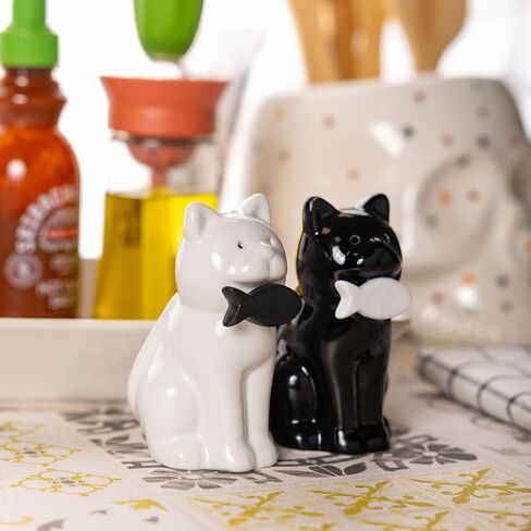 Fisura - Original salt and pepper shaker "cat". Salt and pepper set for the table in the shape of a cat. Set of ceramic salt and pepper shakers. 2 pieces. 1,97 x 3,54 in Kuwait