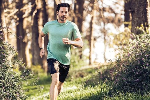 جهاز تعقب أنشطة اللياقة البدنية Fitbit Charge 3، جرافيت/أسود، مقاس واحد (لا يوجد دعم ضمان فيتبيت)، 0.06 رطل (متجدد) in Kuwait