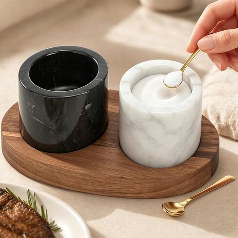 FoldTier 2 قطعة من أوعية الملح والفلفل مع ملاعق على صينية خشبية مجموعة حاويات ملح وفلفل رخامية مع قاعدة للكونترتوب، ديكورات تخزين المطبخ الحديث باللون الأسود والأبيض in Kuwait