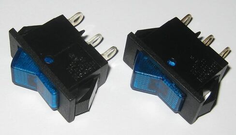 بديل لـ 2 X Swann Industries مفتاح متأرجح مضيء - SPST - 125V 15A - أزرق مضاء in Kuwait