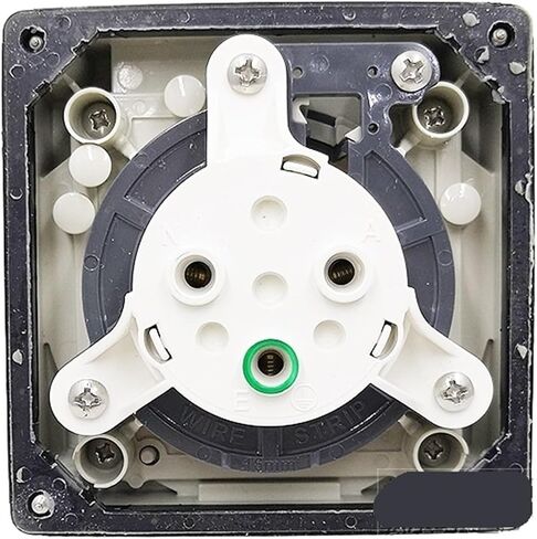 56SO320 industrial waterproof socket IP66 explosion-proof single-phase three-pole 20A round foot outdoor in Kuwait