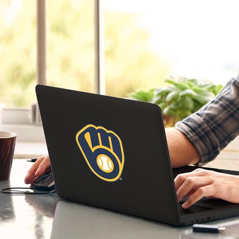 ملصق غير لامع من FANMATS 39161 Milwaukee Brewers in Kuwait