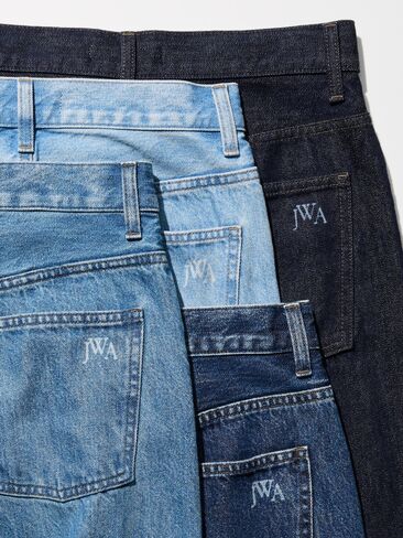 Uniqlo Straight Jeans in Kuwait