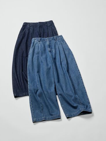 Uniqlo Baggy Jeans in Kuwait