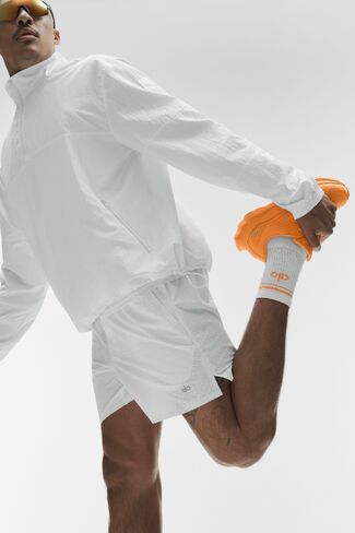 Alo Yoga Unisex Half-Crew Throwback Sock - White/Satsuma Breeze in Saudi Arabia