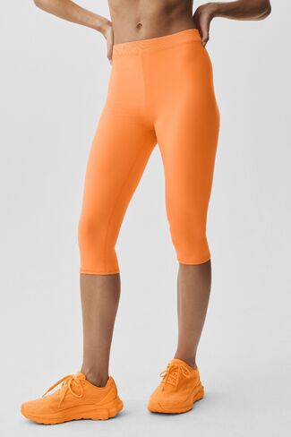 Alo Yoga Alosoft High-Waist Iconic 90's Capri - Satsuma Breeze in Kuwait