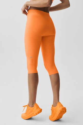 Alo Yoga Alosoft High-Waist Iconic 90's Capri - Satsuma Breeze in Kuwait