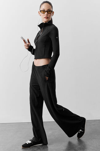 Alo Yoga Sway Mid-Rise On The Go Pant - Black in Kuwait