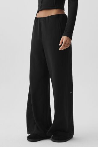 Alo Yoga Sway Mid-Rise On The Go Pant - Black in Kuwait
