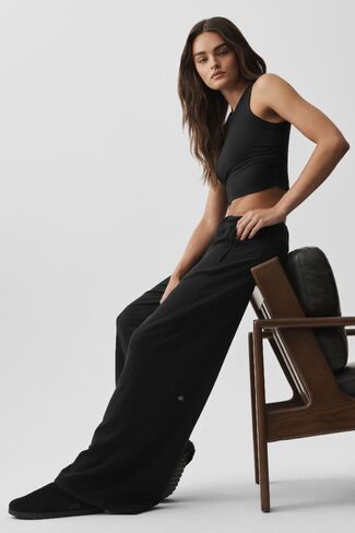 Alo Yoga Sway Mid-Rise On The Go Pant - Black in Kuwait
