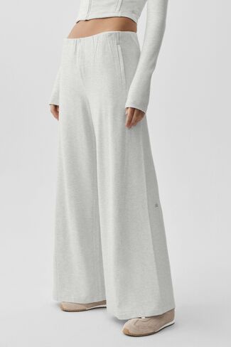 Alo Yoga Sway Mid-Rise On The Go Pant - White Heather in Kuwait