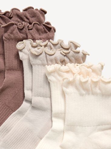Old Navy Ruffled Athletic Socks 3-Pack - Browns in Kuwait