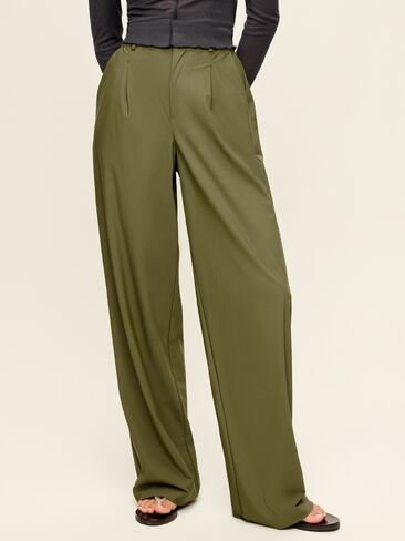 Old Navy High-Waisted SleekTech Trouser Pants - Hearthwood in Kuwait
