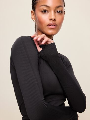 Old Navy Fluid Seamless Fitted Top - LS SEAMLESS BA:BLKJK666 in Kuwait