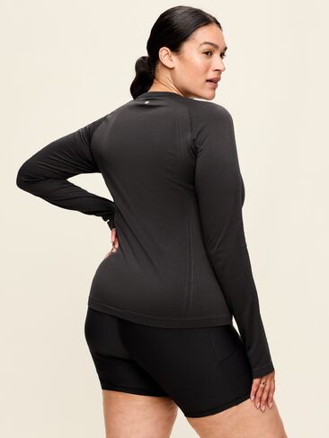 Old Navy Fluid Seamless Fitted Top - LS SEAMLESS BA:BLKJK666 in Kuwait