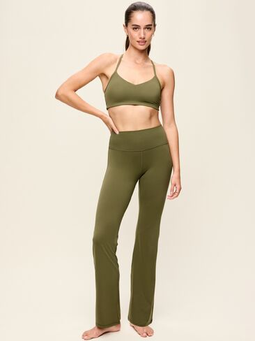 Old Navy High-Waisted StudioSmooth Flare Leggings - Hearthwood in Kuwait